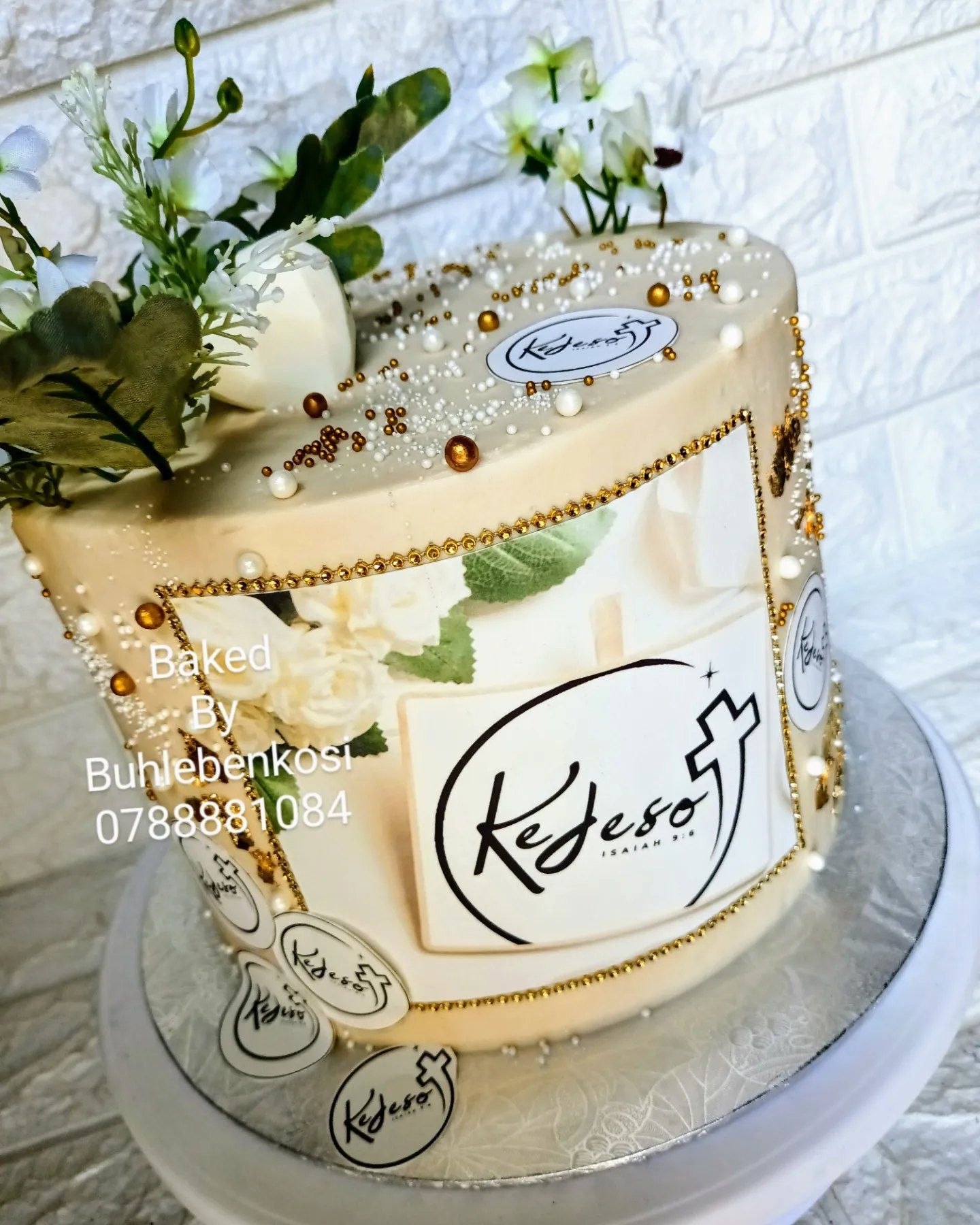 Golden Name Cake by Baked by Buhlenkosi